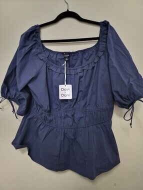 DAVI & DANI Navy Puff-Sleeve Peasant Blouse